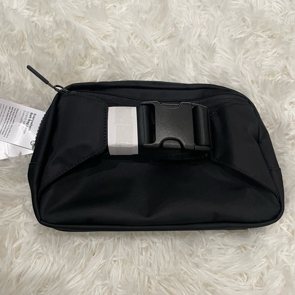 NWT lululemon large everywhere belt bag black - Picture 3 of 4